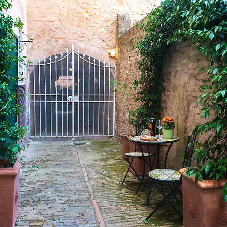 Domus Nannini - L' Arco Di Matteotti Appartement Siena